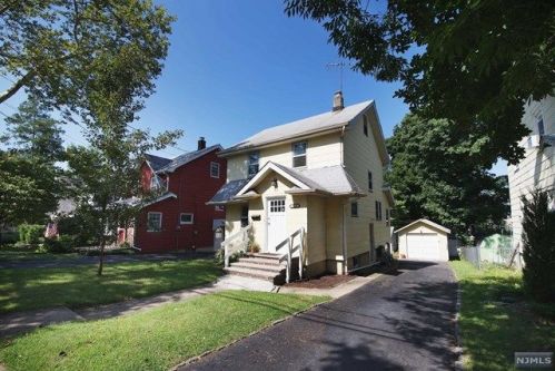 864 Lincoln Pl, Teaneck NJ  07666-2574 exterior