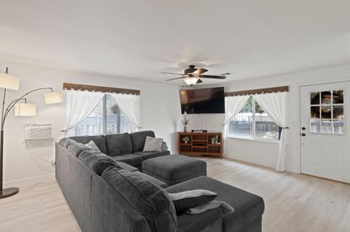 3130 Airline Hwy, Hollister CA  95023-9725 exterior