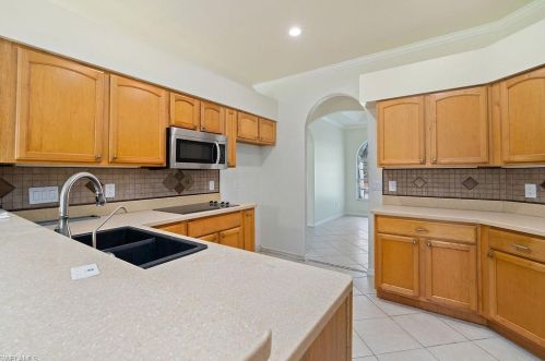 5 Jackson Ave, Lehigh Acres, FL 33936-1825
