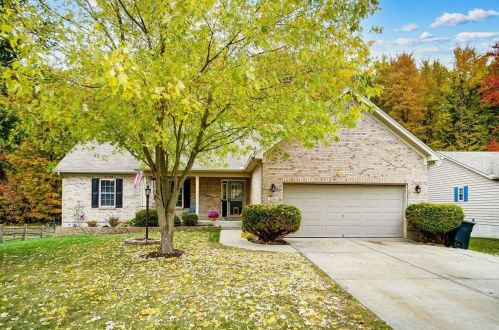 1554 Deerwoods Dr, Milford, OH 45150-5642