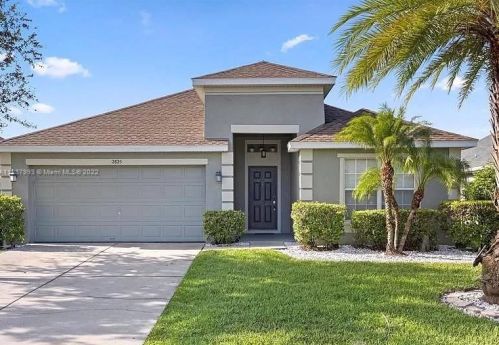 2825 Alton Dr, Kissimmee, FL 34741-7729