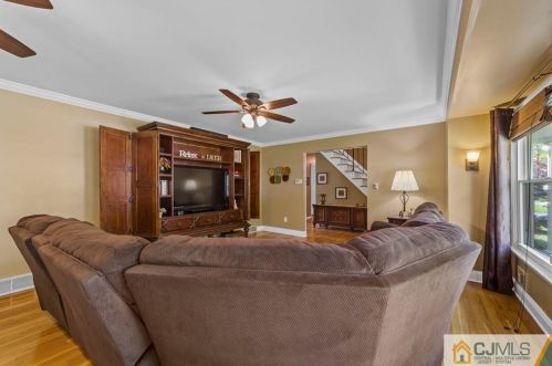 15 Sandburg Dr, Morganville NJ  07751-1428 exterior