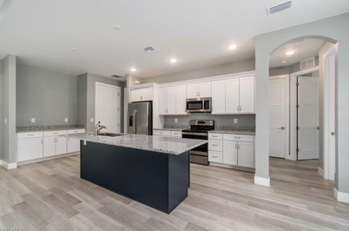 28124 Sunset Dr, Bonita Springs FL  34134-7503 exterior