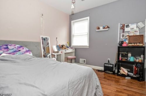 84 Morris Ave, West Milford Lakes NJ  07480-1121 exterior