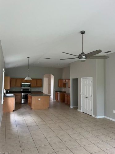 2022 Fairmont Ln, Naples FL  34120-4573 exterior