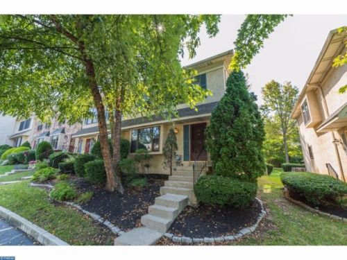 45 Iroquois Ct, Wayne, PA 19087-5552
