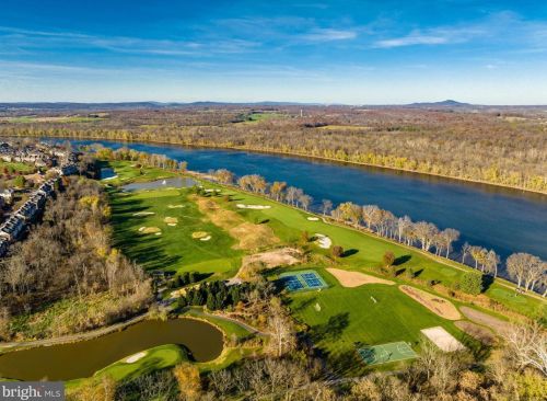 18506 Pelicans Nest Way, Leesburg VA  20176-3963 exterior