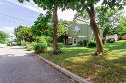 151 Cypress Dr, San Remo, NY 11754-2305