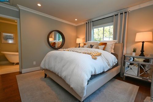 122 El Toyonal, Orinda CA  94563-2133 exterior