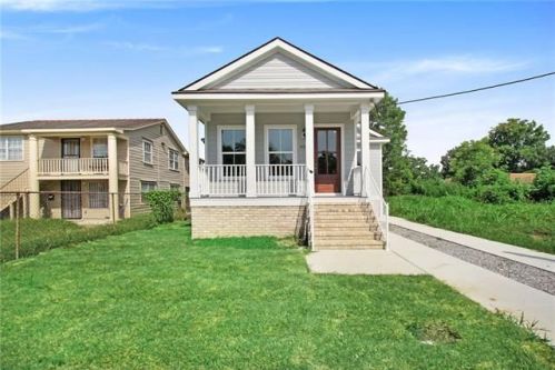 921 Flood St, New Orleans, LA 70117-3001