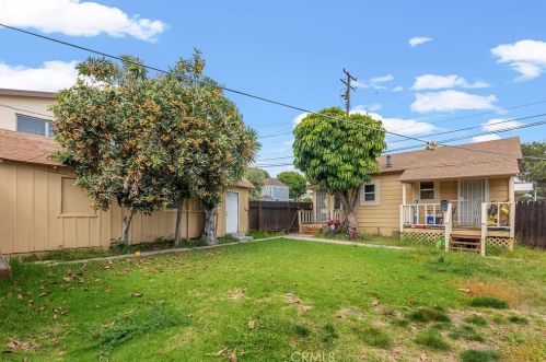 7656 Comstock Ave, Whittier, CA 90602-1627