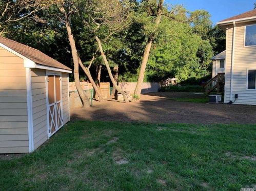 505 Grove Rd, Southold, NY 11971-2613