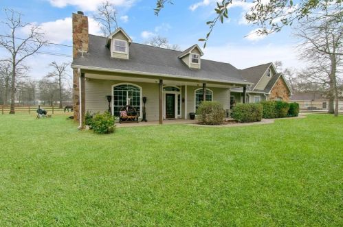 12454 Willis Waukegan Rd, Conroe, TX 77303-4410