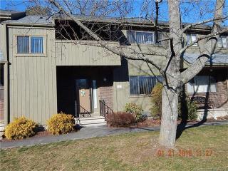 122 Shagbark Dr, Derby, CT 06418-2617