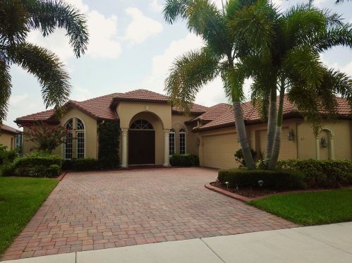 863 Piedmont Ct, Fort Pierce, FL 34986-2337
