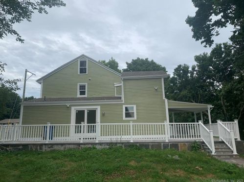 832 Lower Ln, Kensington, CT 06037-3637
