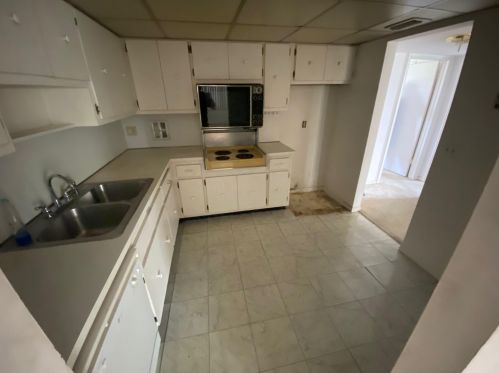 142 Plymouth R, West Palm Beach, FL 33417-1659