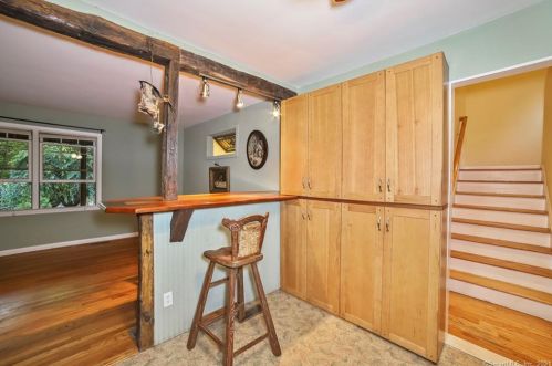 646 Branchville Rd, Ridgefield CT  06877-6128 exterior