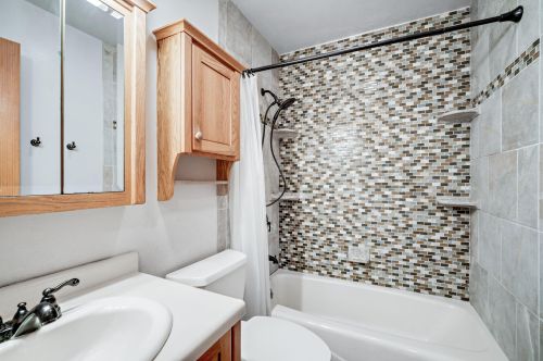 2439 Alvina Ave, Milwaukee WI 53221-4957 exterior