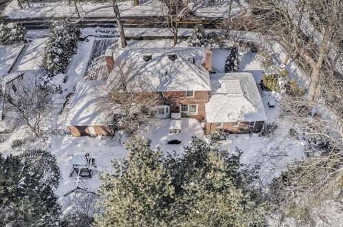 32 School Ln, Scarsdale, NY 10583-5633