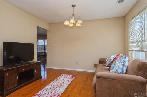 45 Devon Dr, East Brunswick NJ  08816-5329 exterior
