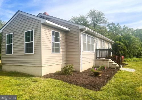 1856 Crookhorn Rd, Montross, VA 22520-2804