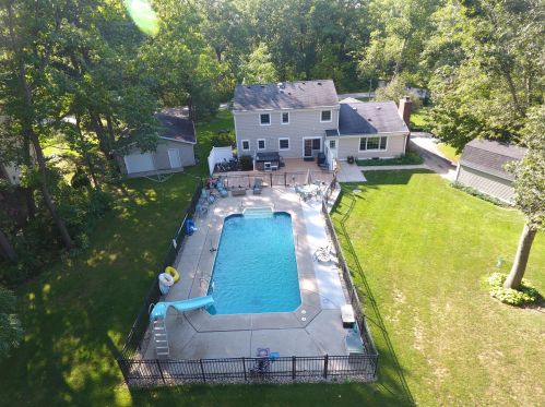 27025 Sherwood Forest Dr, Waterford, WI 53185-5249
