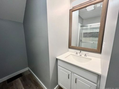 22 Viets St, United States Coast Guard Ac CT  06320-3324 exterior