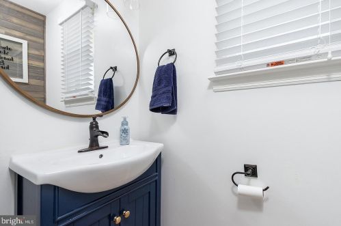 105 Wycombe Ave, West Deptford NJ  08096-4235 exterior