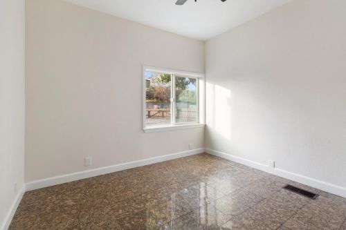 449 Pine St, Modesto CA  95351-2552 exterior