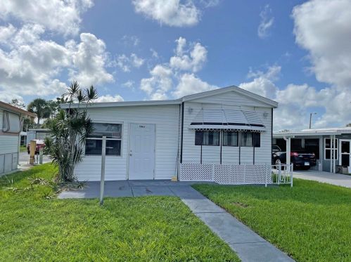 7063 Fairview Village Cir, Winter Haven, FL 33881-9216