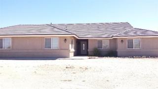 6925 Ocotillo Rd, Phelan, CA 92371-6905