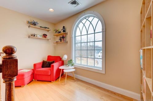 14 Farm Ridge Rd, Unionville CT  06013-2018 exterior