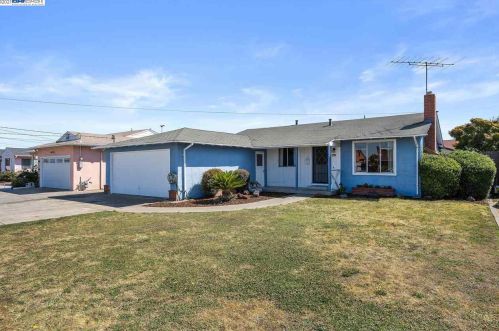 15358 Elvina Dr, San Leandro, CA 94579-1940