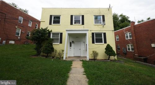 3216 28th St, Washington, DC 20020-1835