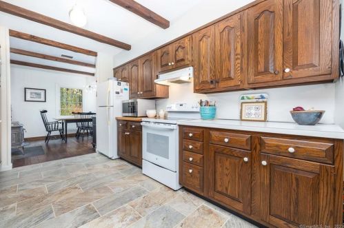 85 Litchfield Rd, Litchfield CT  06759-3000 exterior
