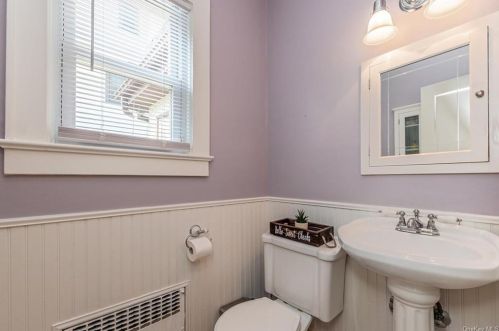 11 Sutton Pl, Crotonville NY  10562-4419 exterior