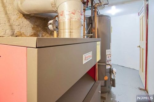 162 Summer Ave, Newark NJ  07104-2614 exterior