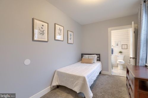 877 Prince St, Lancaster PA  17603-5811 exterior