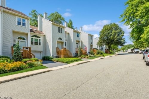 10 Ryan Ln, Lincoln Park, NJ 07035-2121