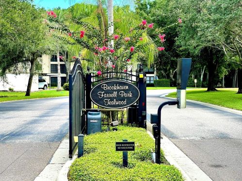 3516 Tealwood Cir, Palm Harbor, FL 34685-3145