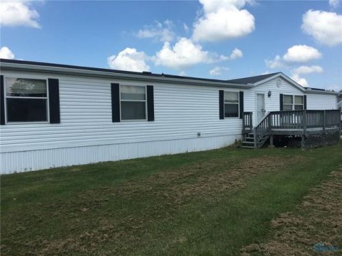 2058 Pear Tree Ln, Delta, OH 43515-9124