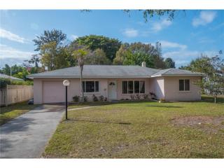 432 Shore Dr, Sarasota, FL 34234-2718