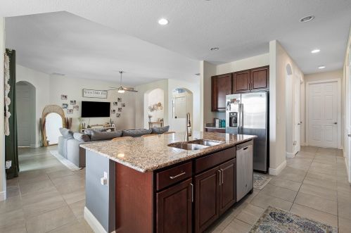 364 Saginaw Ave, Fort Pierce FL  34953-5988 exterior