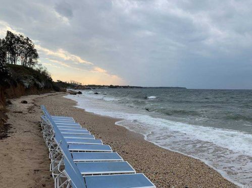 61475 Route 48, Greenport NY  11944-2229 exterior