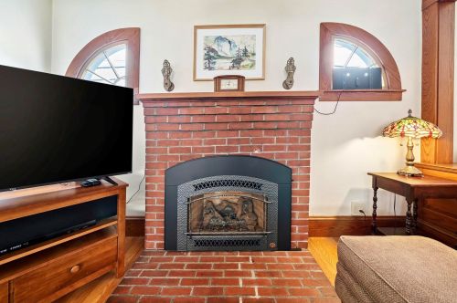 69 Allds St, Nashua NH 03060-4660 exterior