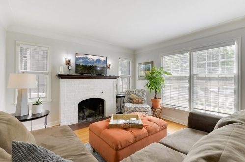 1273 Highland Pkwy, Saint Paul, MN 55116-2211