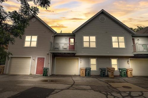 624 Mifflin St, Madison, WI 53703-2341