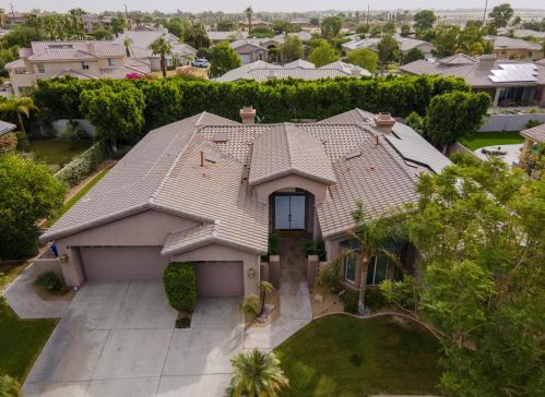 8 King Edward Ct, Rancho Mirage CA  92270-1621 exterior