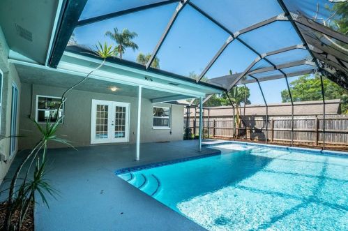 1163 Ridgecrest Ct, Palm Harbor FL  34683-2732 exterior